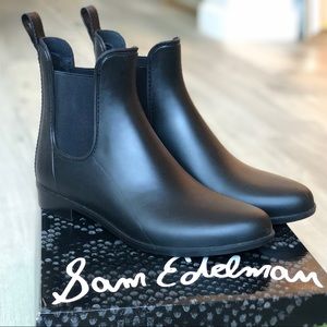 LIKE NEW Sam Edelman Tinsley Rain Boot Black Matte
